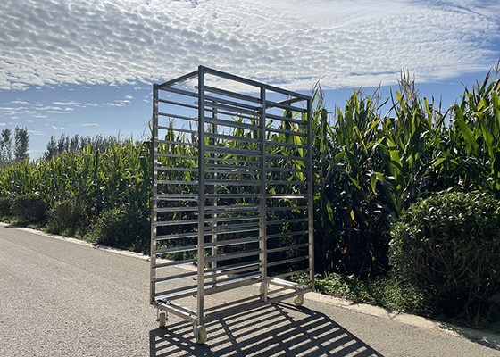 Goede prijs. Roestvrij staal 201 304 Commercieel gebruik 15 planken Plaat Pan / bakplaten Rack Voedsel Brood Display Bakkerij Trolley online