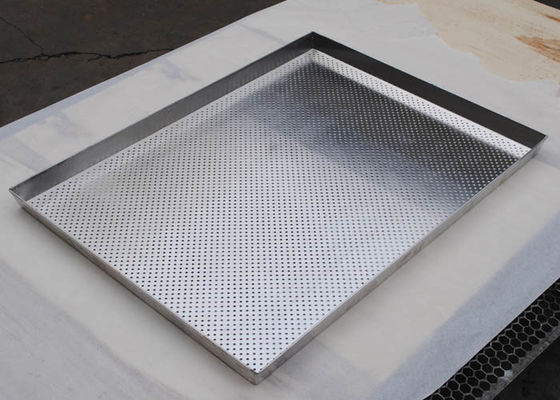 Goede prijs. 0.8mm het Baksel Tray Perforated Drying Pans With van het Aluminiummetaal om Gaten online
