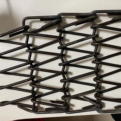 band met een maas van mangaanstaaldraad voor een kogelblaasmachine