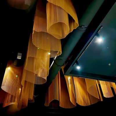 Goede prijs. Op maat gemaakte aluminium spoel gordijn metalen keten draperies stof voor bars scherm plafond online