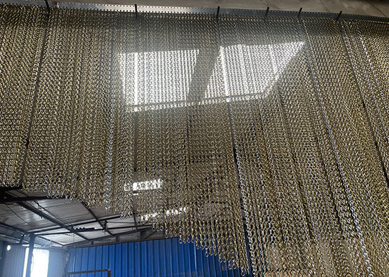 Goede prijs. Decoratieve hangende aluminium metalen gaas kettinggordijn met accessoires online