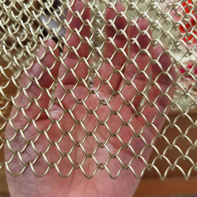 Hoogwaardig aluminium / roestvrij staal decoratief metalen spoel drapery mesh voor bruiloften waterval kamer verdeler