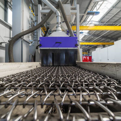 Draadgaas transportband kettingaangedreven metalen gaasband met conventionele weving die onbelemmerde openingen biedt voor productoverdracht